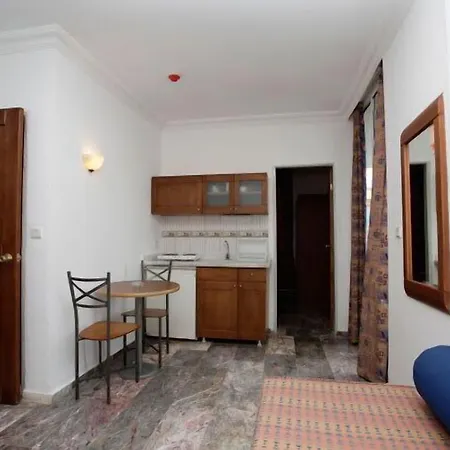 Blue Lagoon Hotel 3*