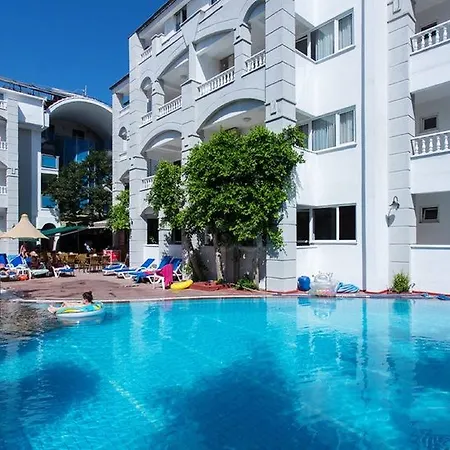 Hotel Blue Lagoon 2*