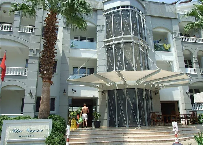 Blue Lagoon Hotel 3*