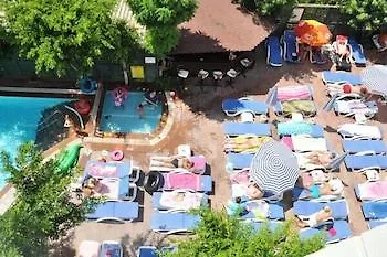 Отель Blue Lagoon 2*