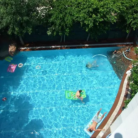 Blue Lagoon Отель 2*