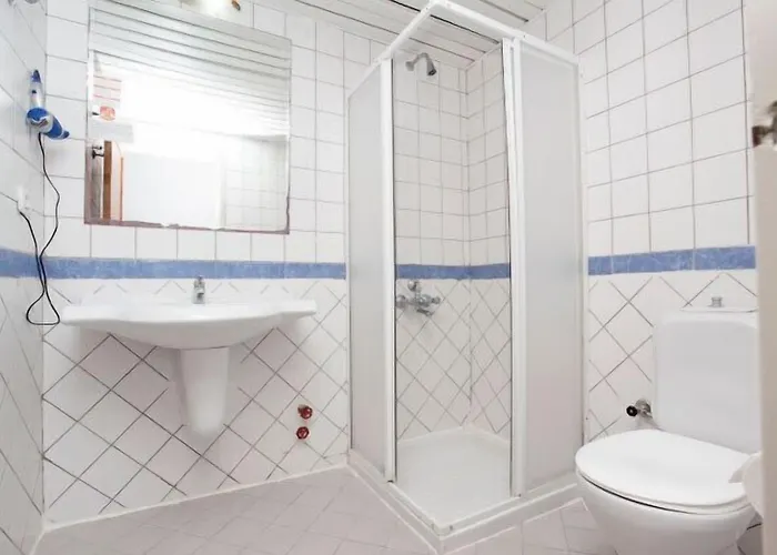 Blue Lagoon מלון