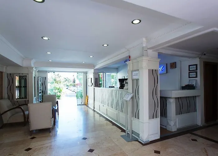 מלון Blue Lagoon