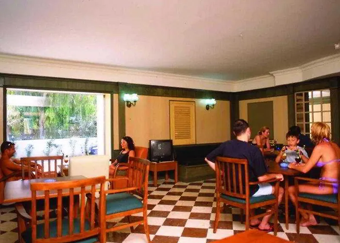 Blue Lagoon מרמריס