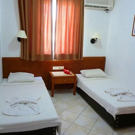 Blue Lagoon فندق مرمريس