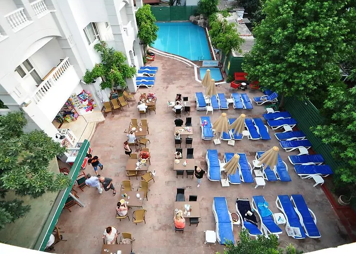 Blue Lagoon Otel 3*