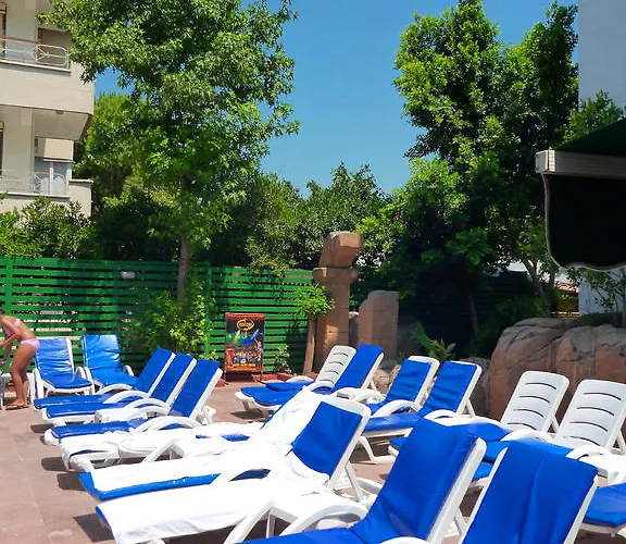 Blue Lagoon Hotel 3*