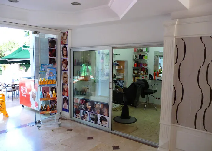 Blue Lagoon Hotel 3*